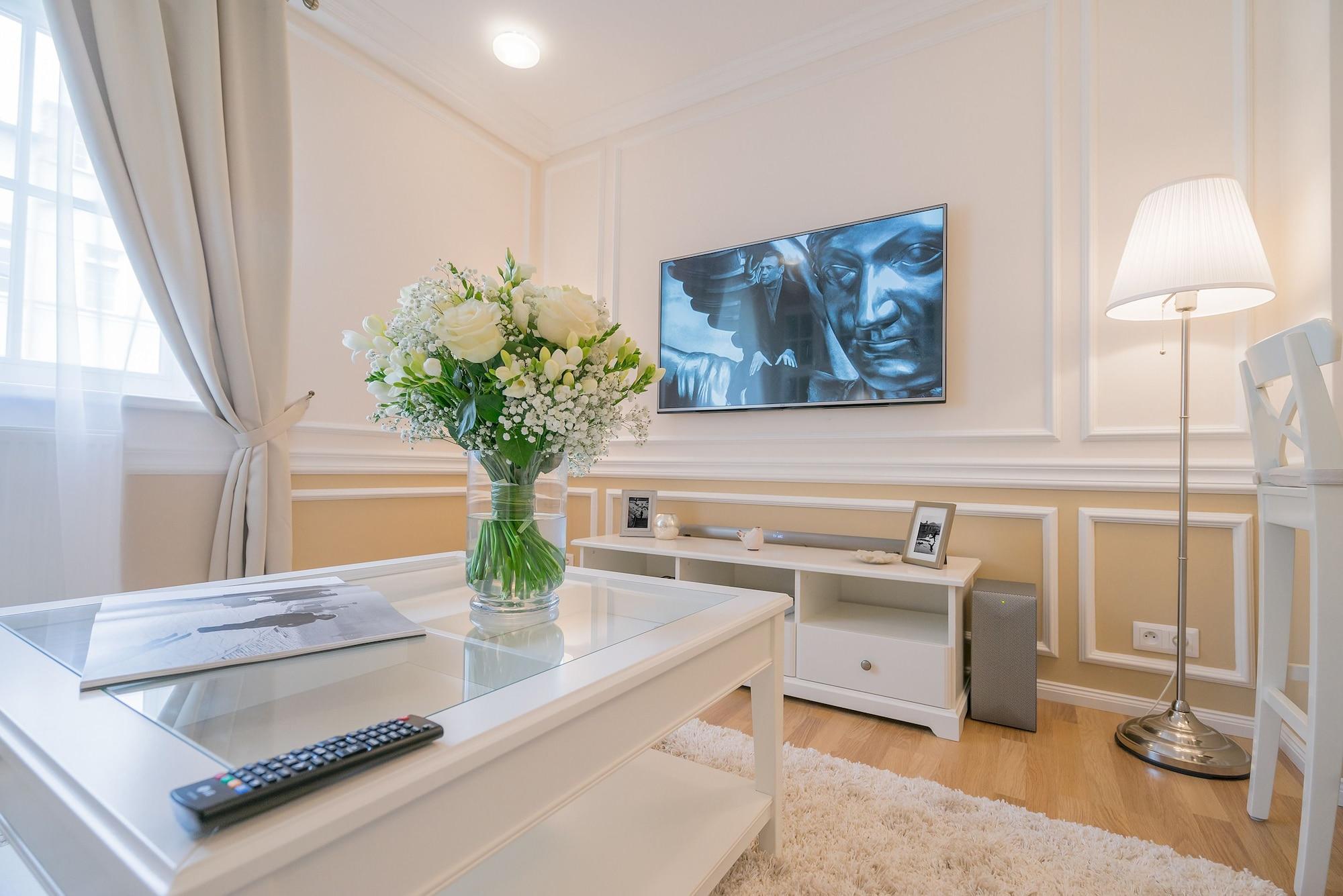 Revelton Suites Karlovy Vary Exterior photo