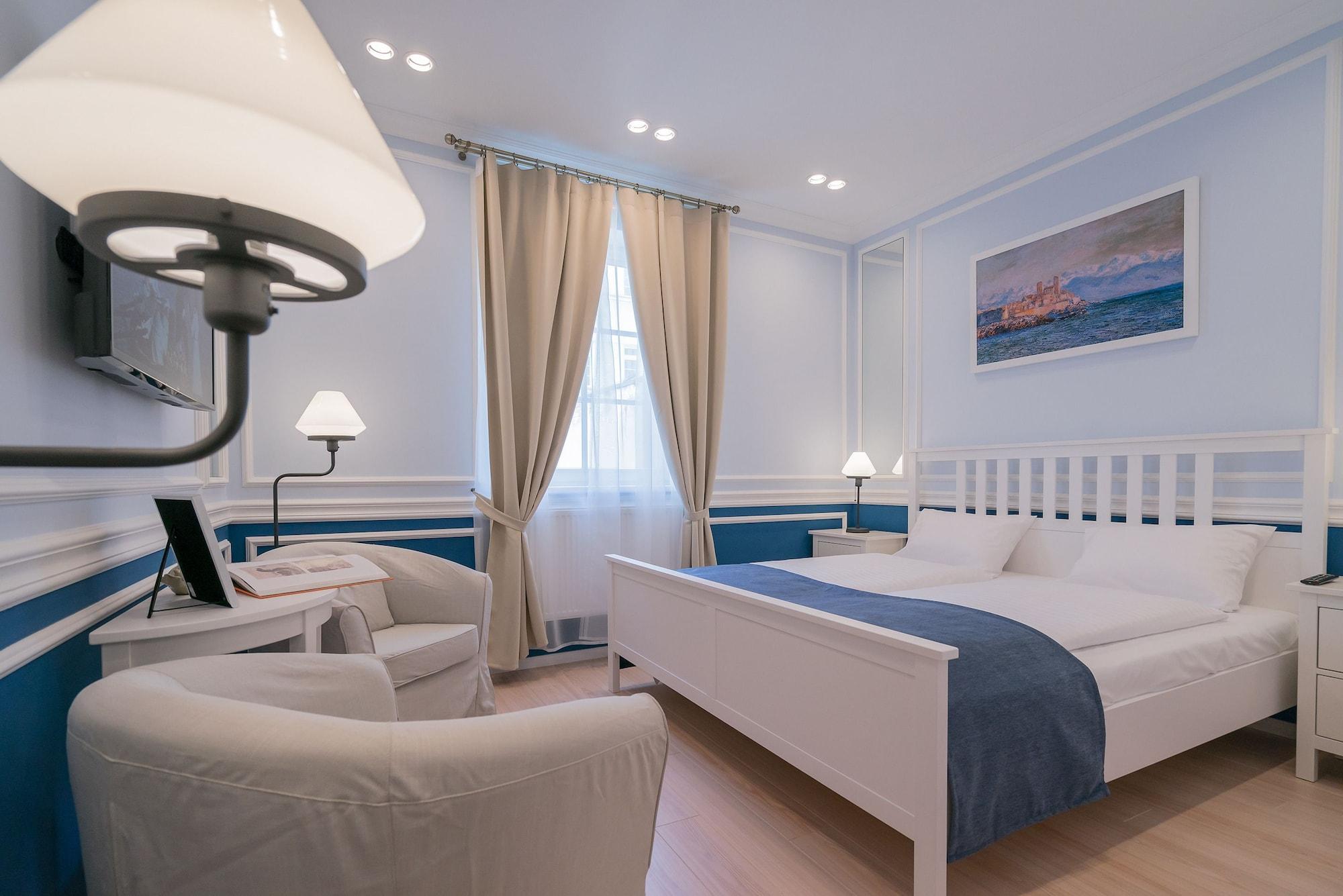 Revelton Suites Karlovy Vary Exterior photo