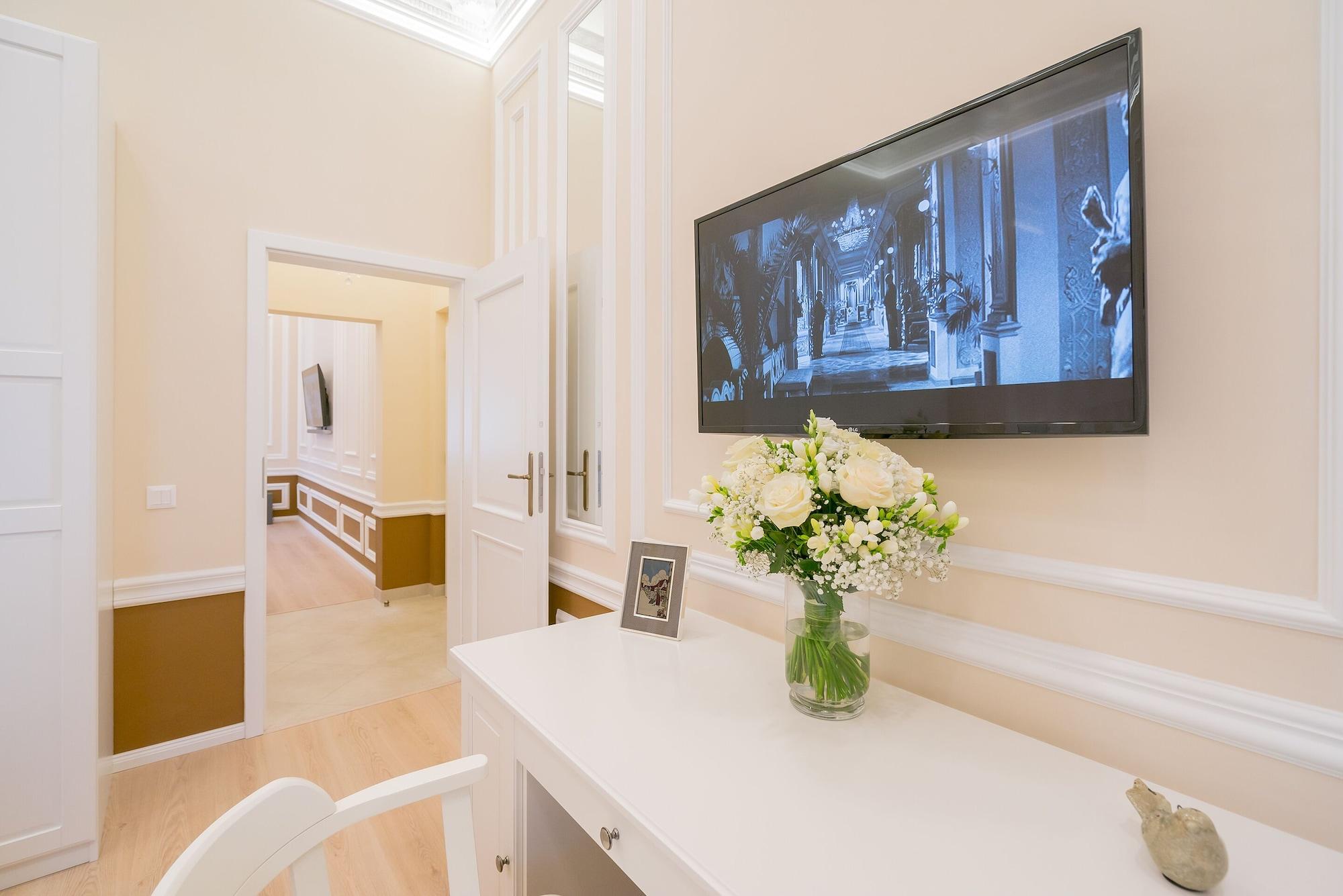 Revelton Suites Karlovy Vary Exterior photo