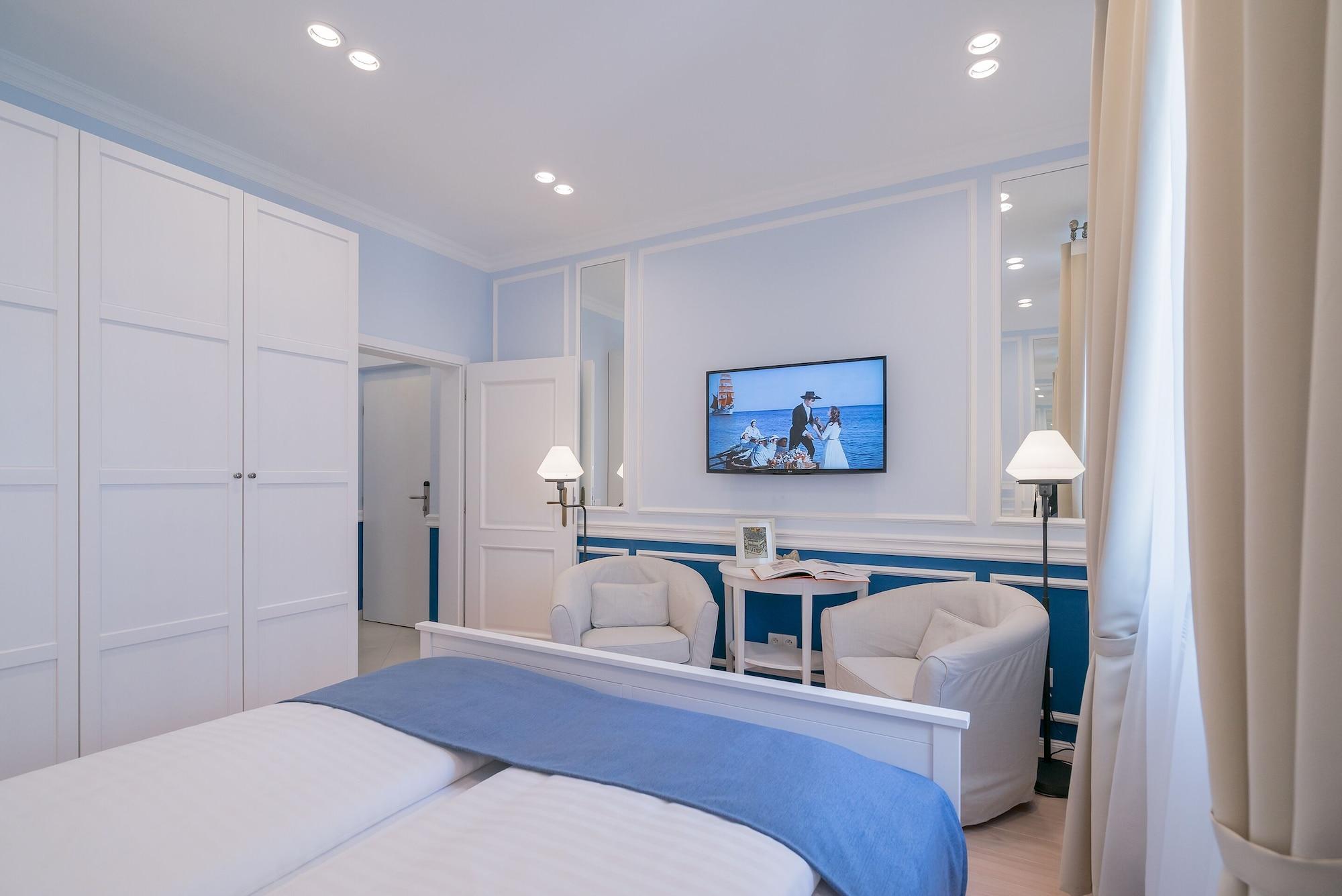 Revelton Suites Karlovy Vary Exterior photo
